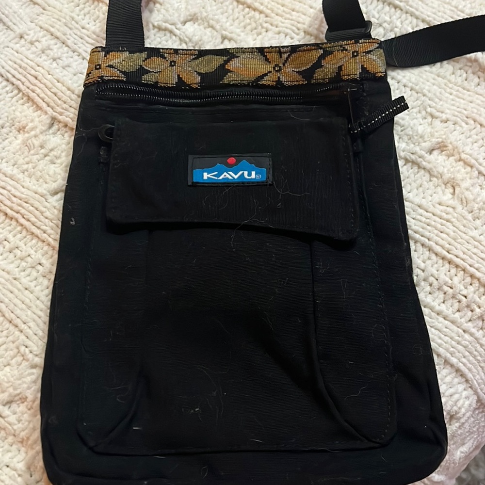 Kavu black crossbody